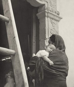 Woman with Child in her Arms, Cuernavaca, Mexico